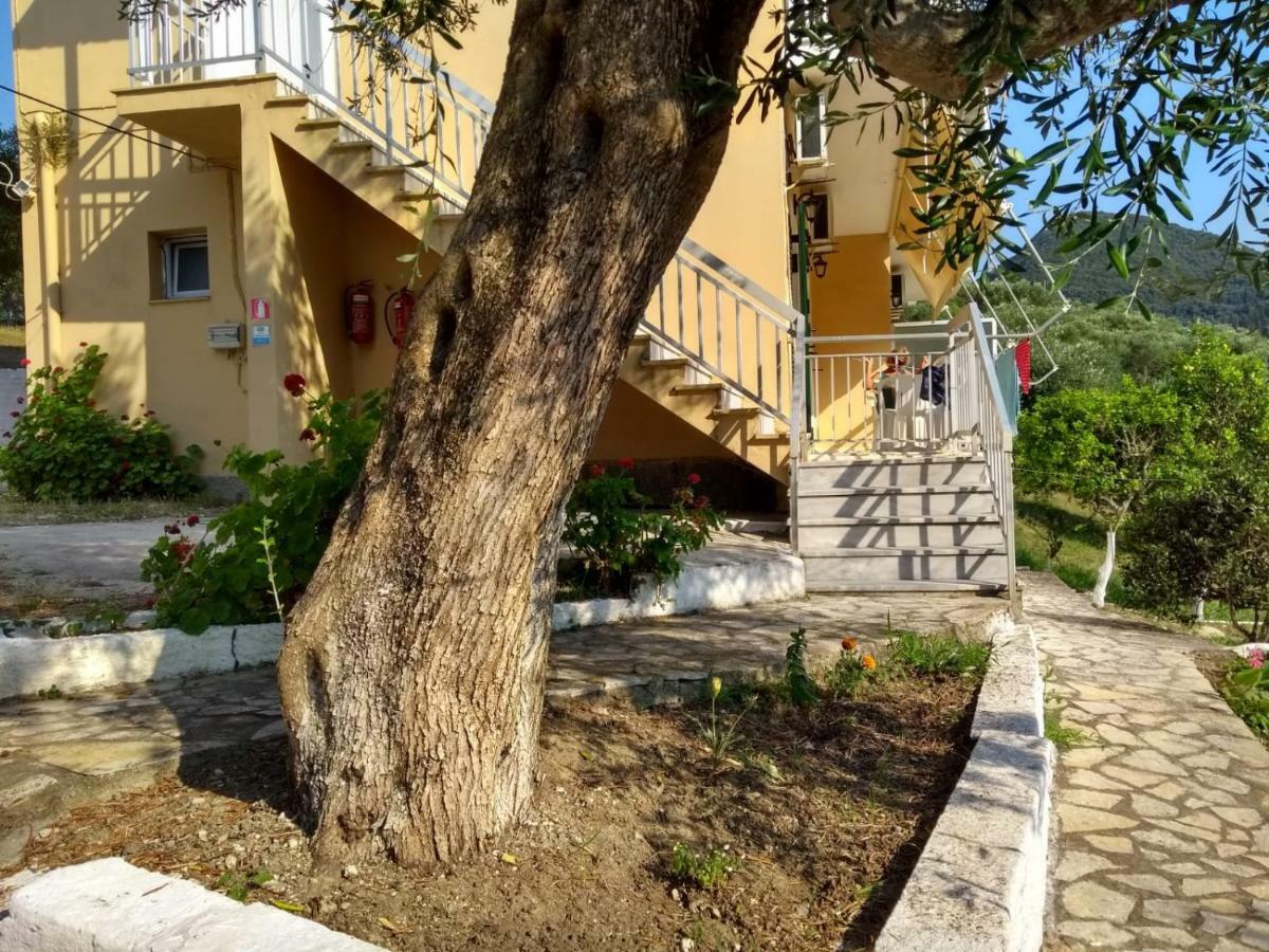 Evridiki Apartments Mesongi Luaran gambar